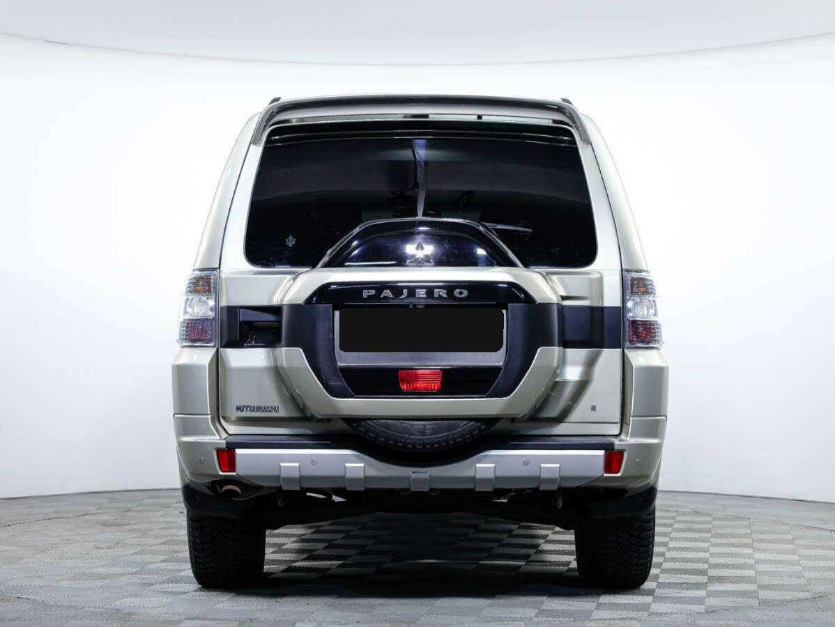 Mitsubishi Pajero б/у, 2014, Автоматическая. Фото: #4