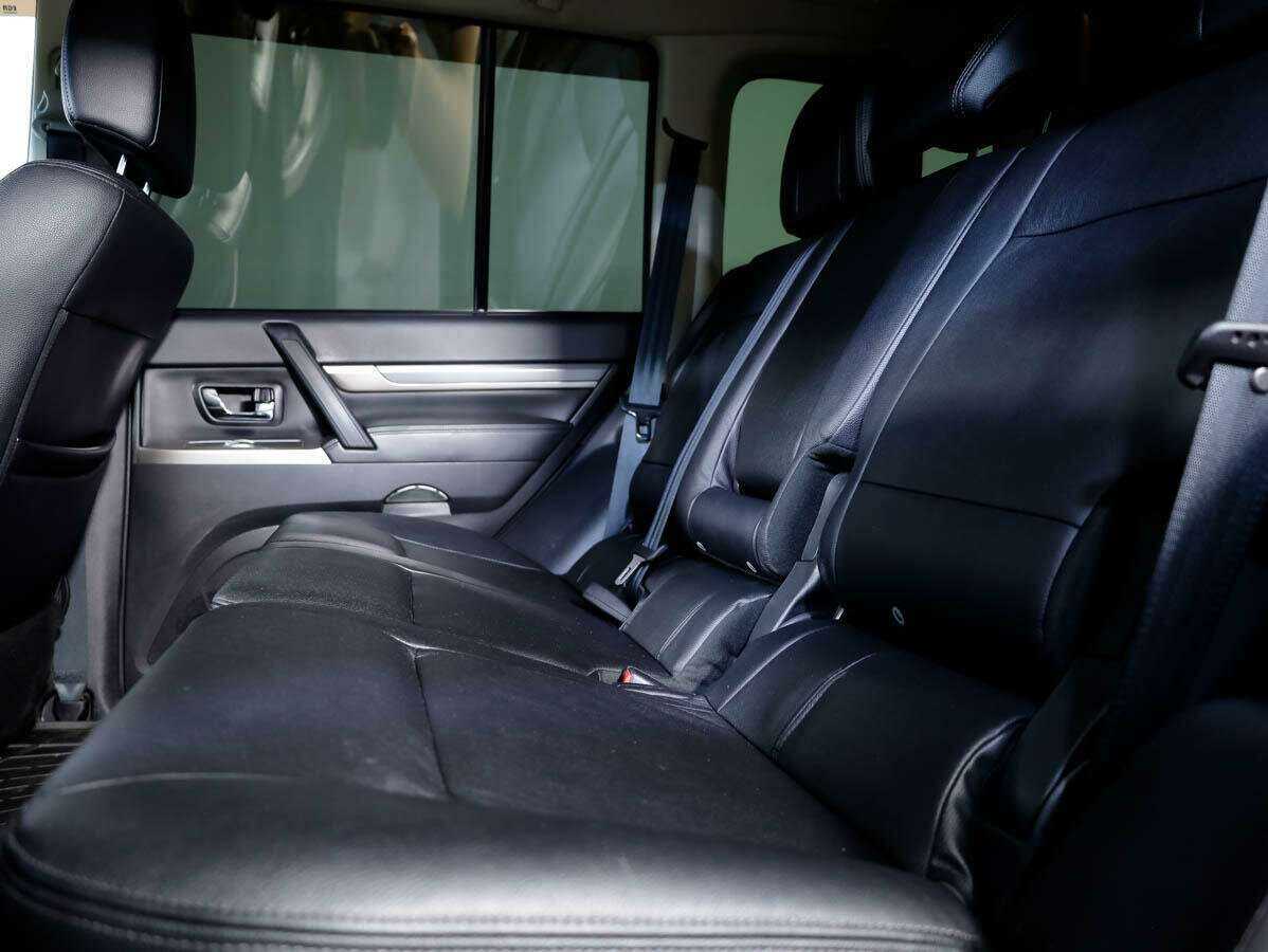 Mitsubishi Pajero б/у, 2014, Автоматическая. Фото: #11