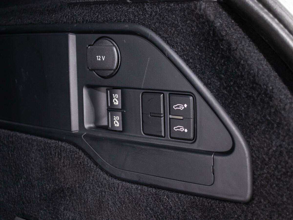 Volkswagen Touareg б/у, 2012, Автоматическая. Фото: #15