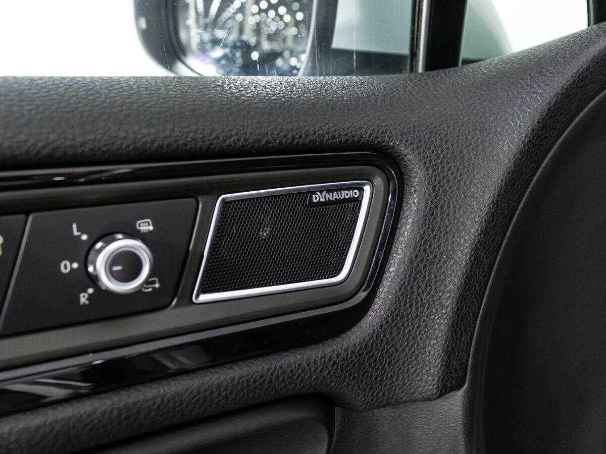 Volkswagen Touareg б/у, 2012, Автоматическая. Фото: #21