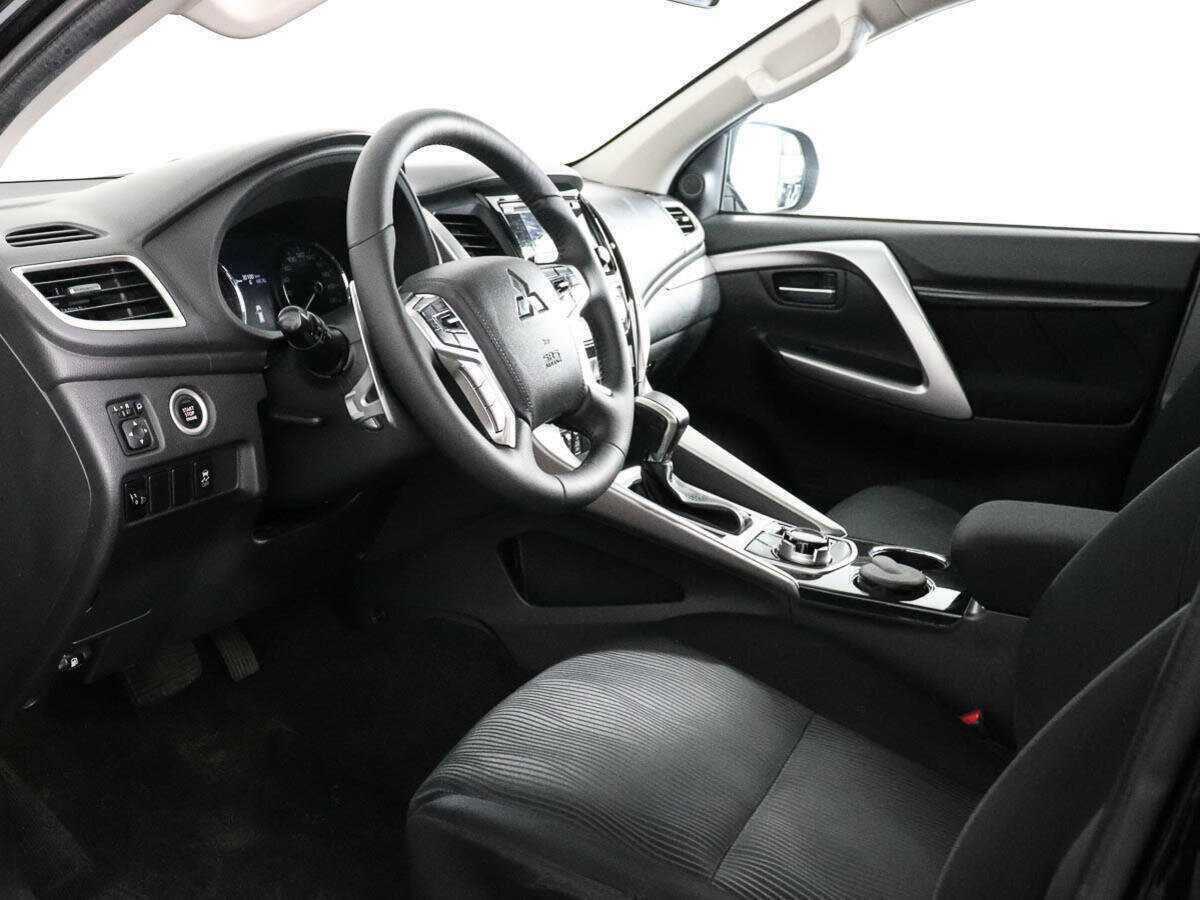Mitsubishi Pajero Sport б/у, 2018, Автоматическая. Фото: #7