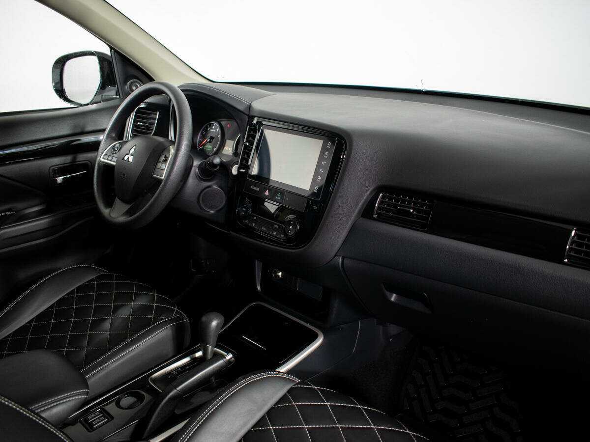 Mitsubishi Outlander б/у, 2022, Вариатор. Фото: #7