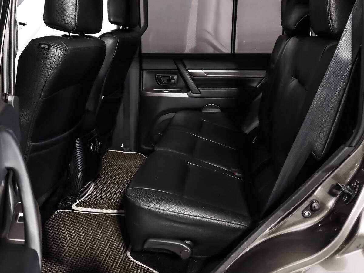 Mitsubishi Pajero б/у, 2013, Автоматическая. Фото: #10