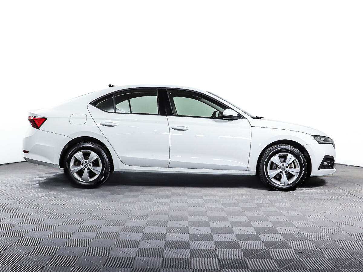 Skoda Octavia б/у, 2021, Автоматическая. Фото: #2