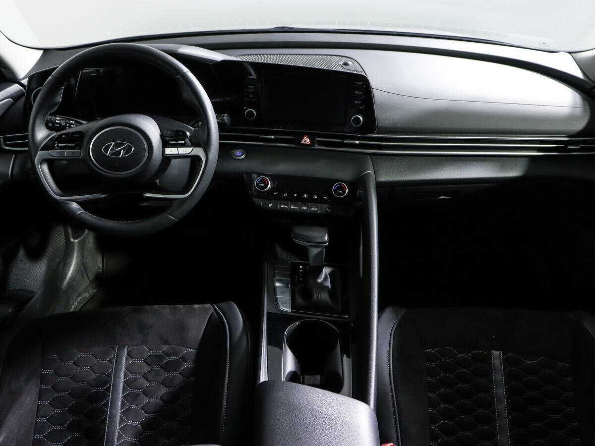 Hyundai Elantra б/у, 2022, Автоматическая. Фото: #11