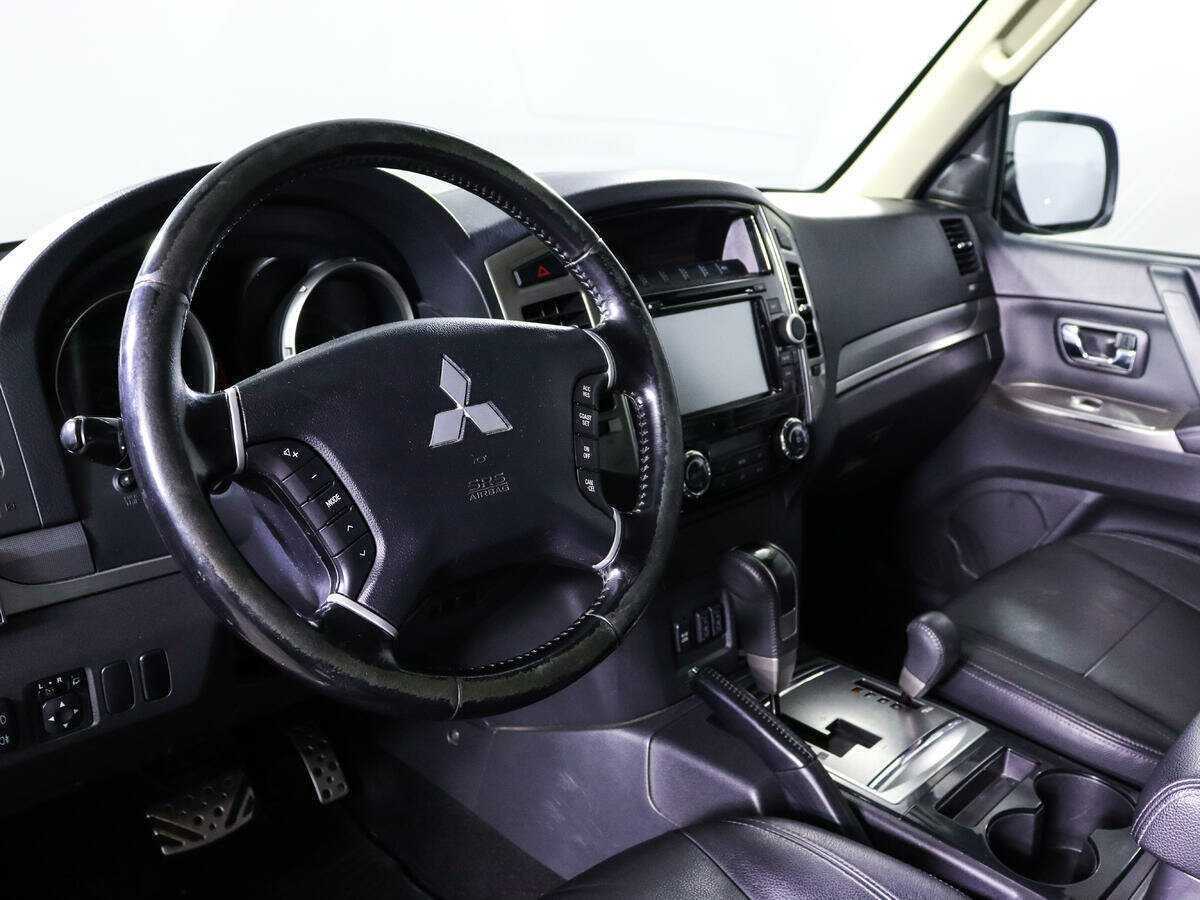 Mitsubishi Pajero б/у, 2014, Автоматическая. Фото: #11