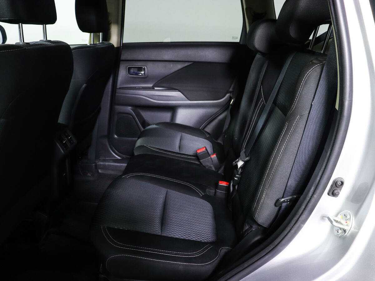 Mitsubishi Outlander б/у, 2021, Вариатор. Фото: #7