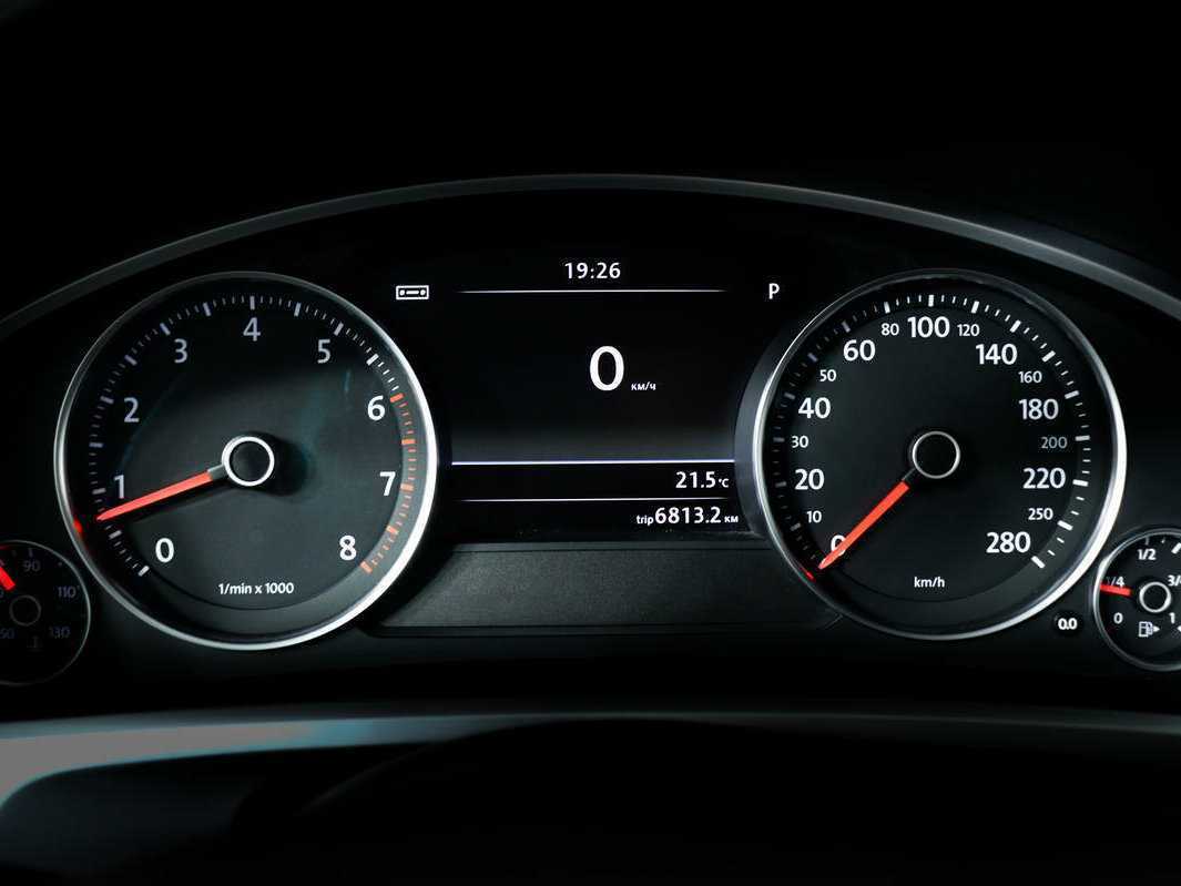 Volkswagen Touareg б/у, 2012, Автоматическая. Фото: #9