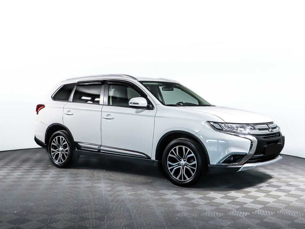 Mitsubishi Outlander б/у, 2017, Вариатор. Фото: #2