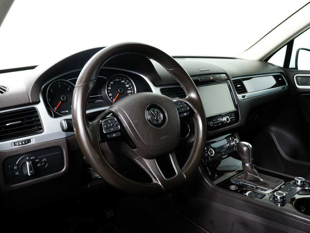 Volkswagen Touareg б/у, 2012, Автоматическая. Фото: #12