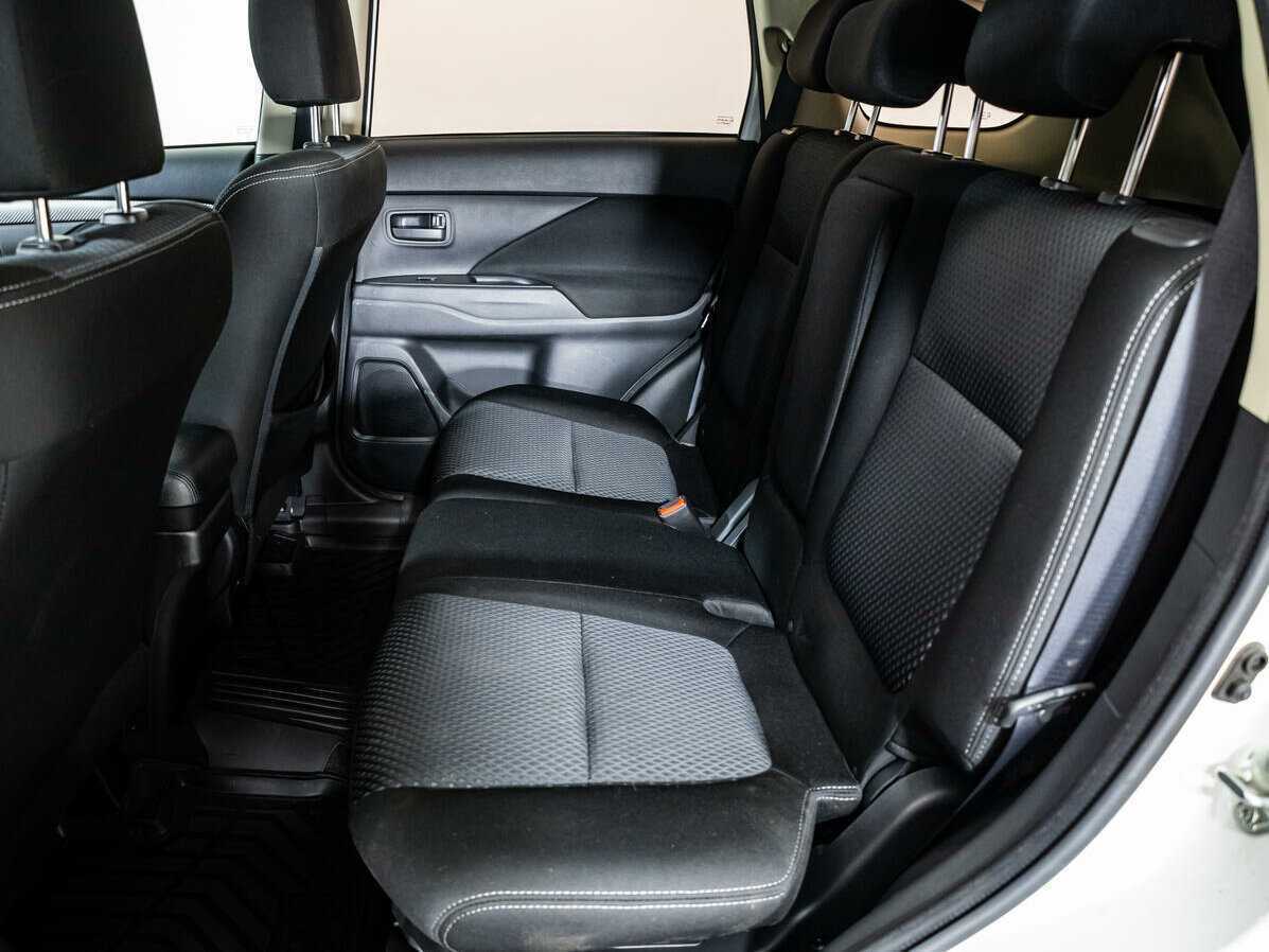Mitsubishi Outlander б/у, 2018, Вариатор. Фото: #7