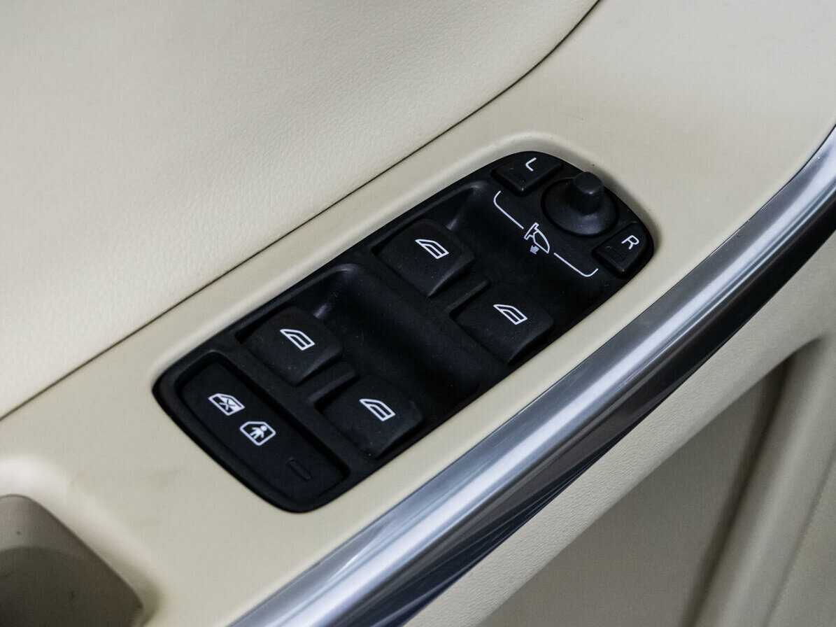 Volvo XC60 б/у, 2016, Автоматическая. Фото: #11