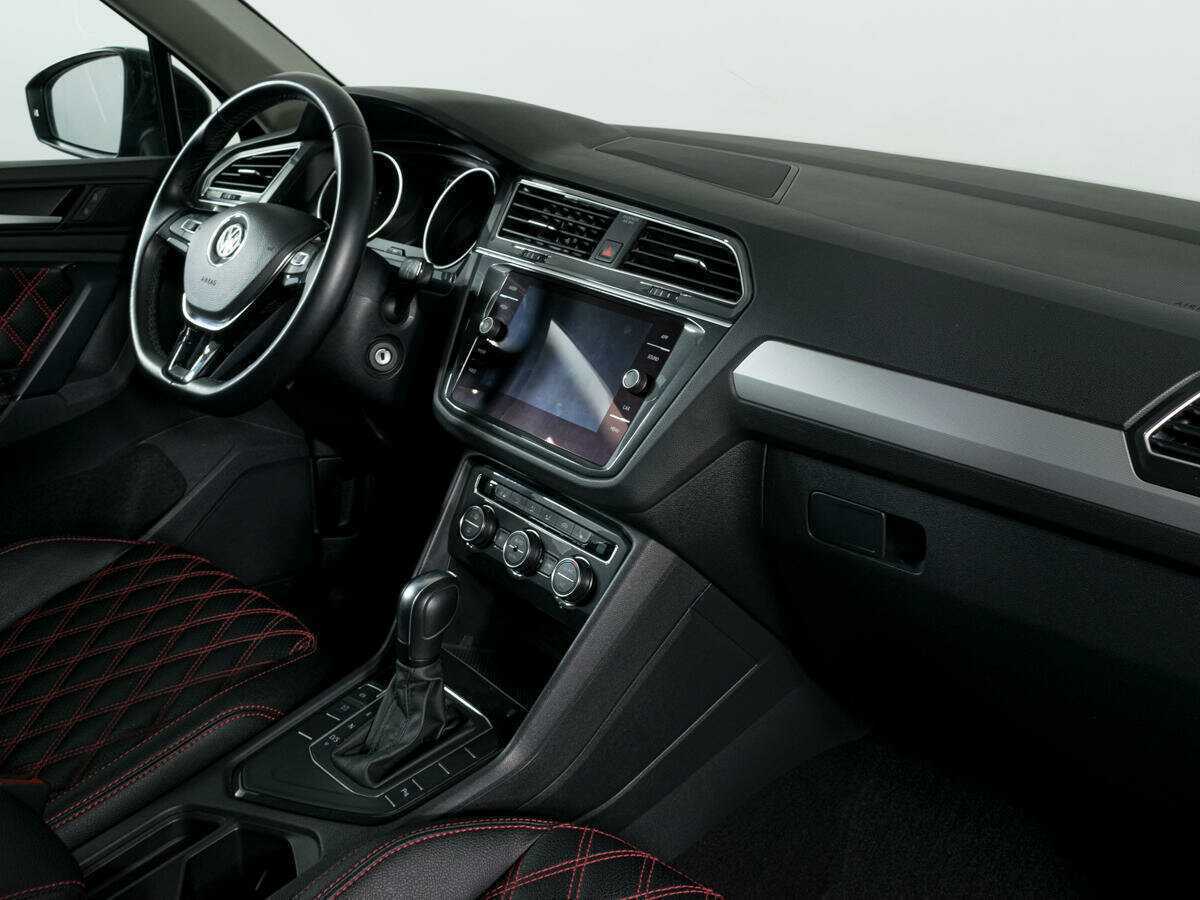 Volkswagen Tiguan б/у, 2019, Роботизированная. Фото: #2