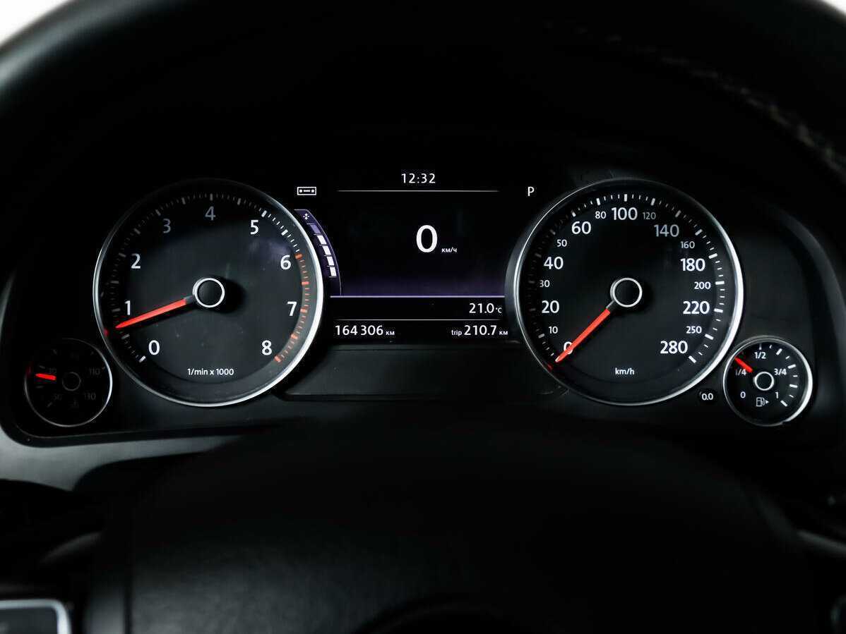 Volkswagen Touareg б/у, 2013, Автоматическая. Фото: #9