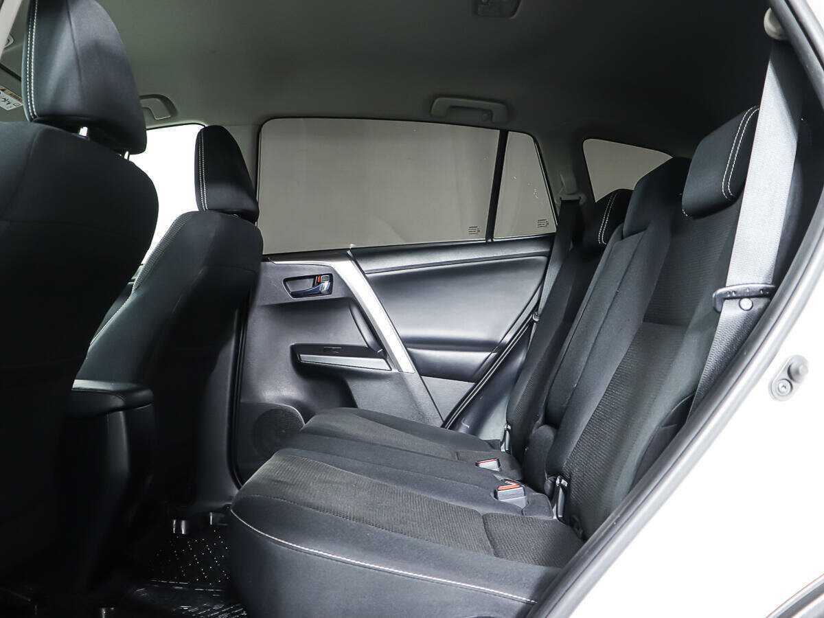 Toyota RAV4 б/у, 2017, Автоматическая. Фото: #9