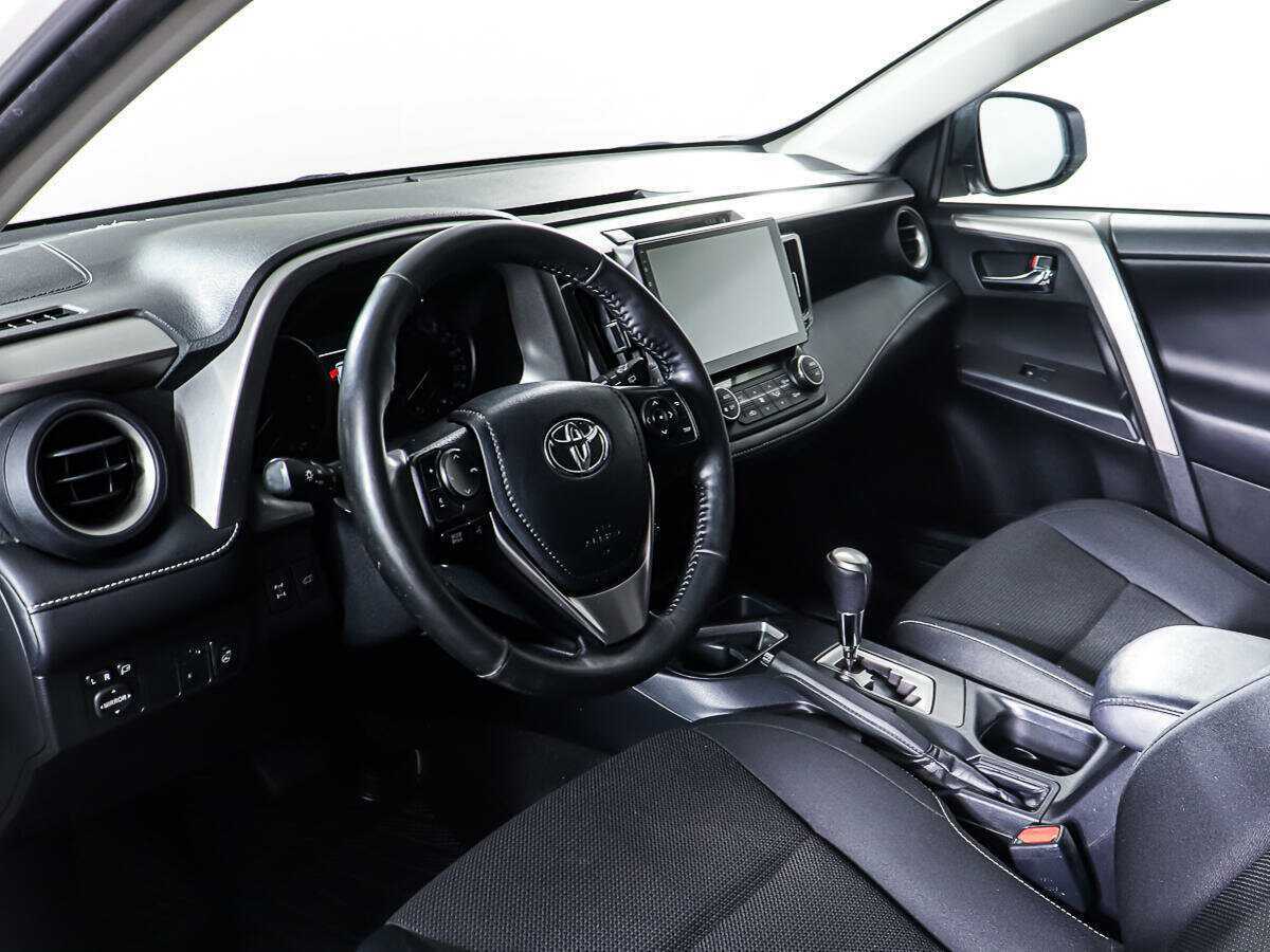 Toyota RAV4 б/у, 2017, Автоматическая. Фото: #12