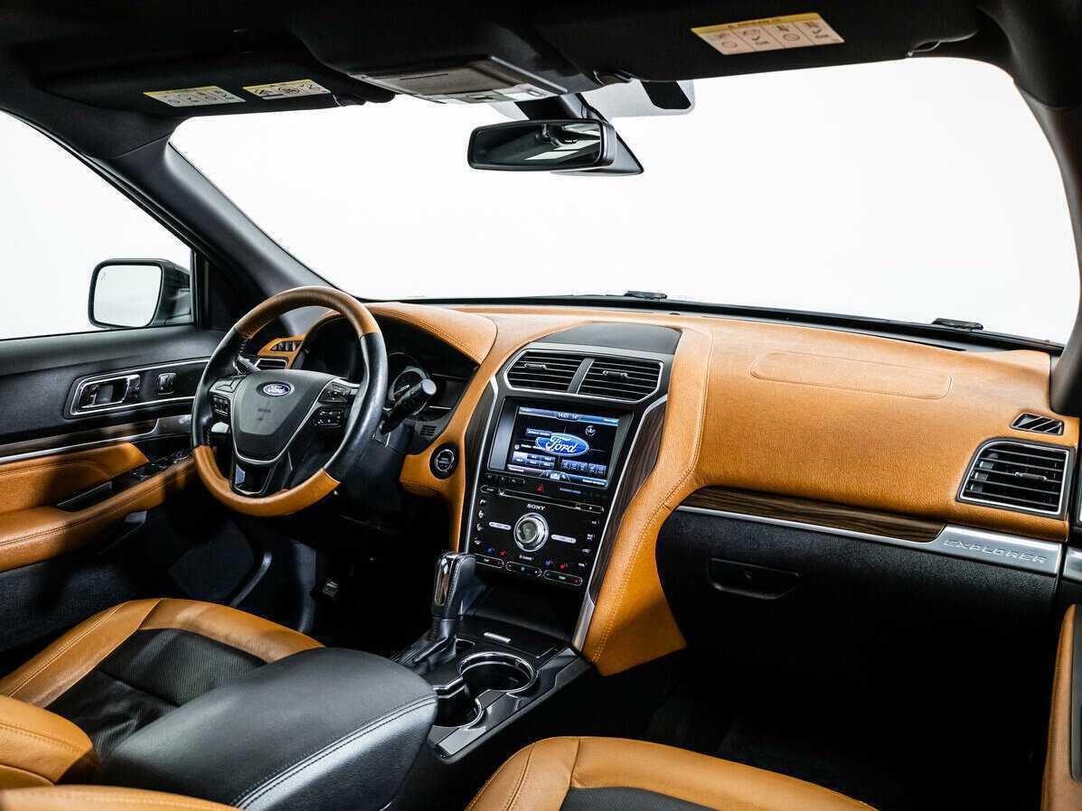 Ford Explorer б/у, 2016, Автоматическая. Фото: #6