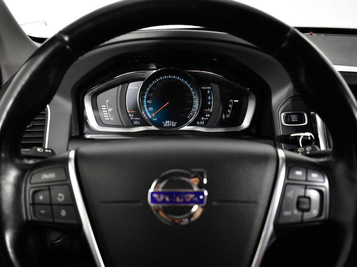 Volvo XC60 б/у, 2016, Автоматическая. Фото: #10