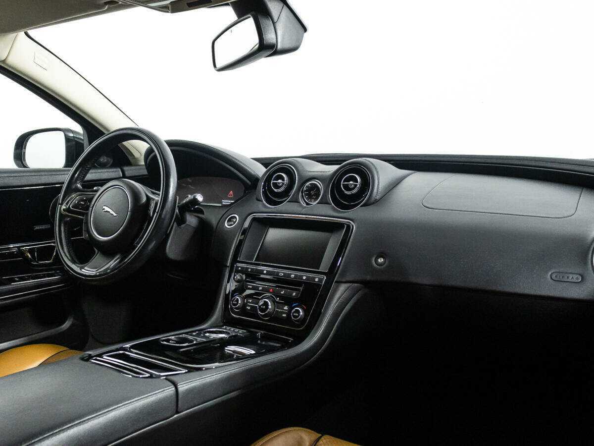 Jaguar XJ б/у, 2016, Автоматическая. Фото: #8