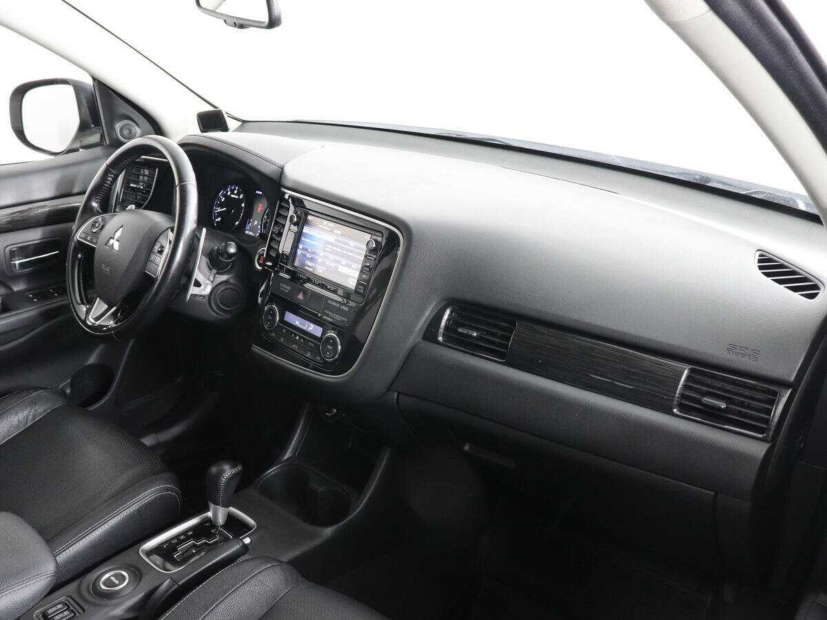 Mitsubishi Outlander б/у, 2016, Вариатор. Фото: #9