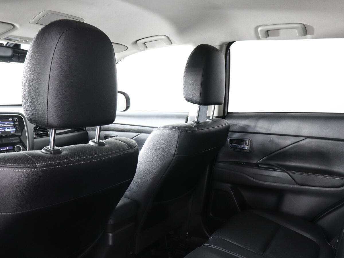 Mitsubishi Outlander б/у, 2016, Вариатор. Фото: #11