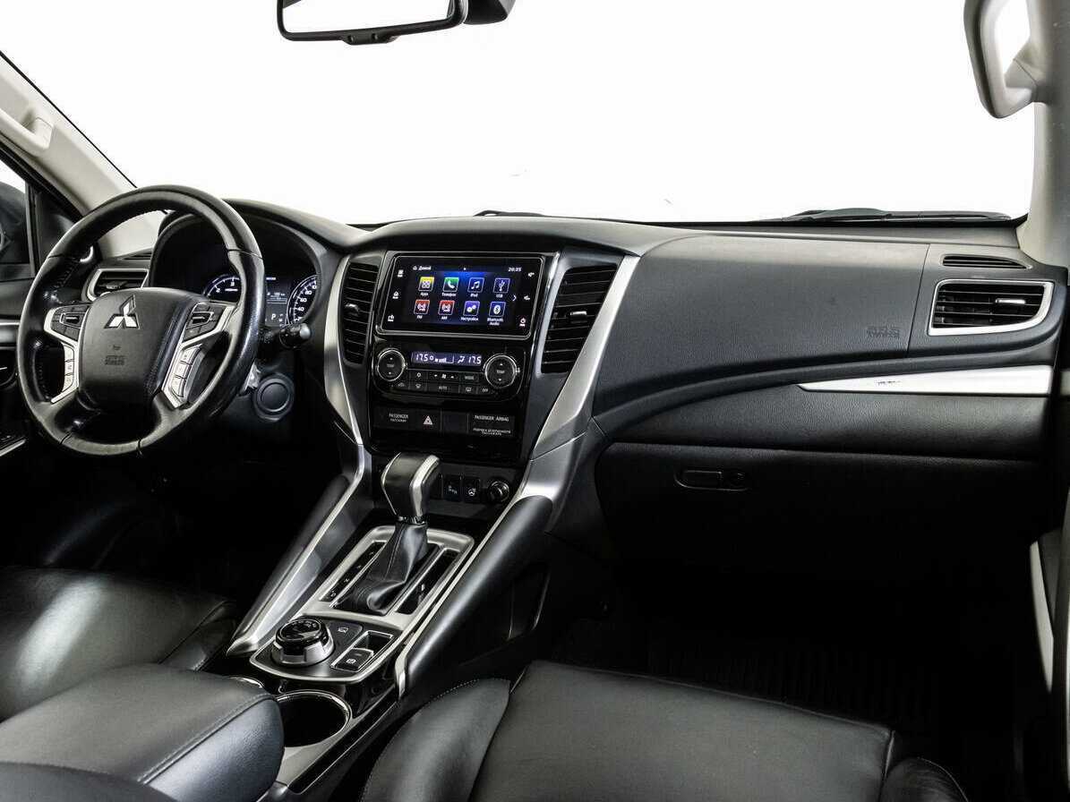 Mitsubishi Pajero Sport б/у, 2018, Автоматическая. Фото: #6