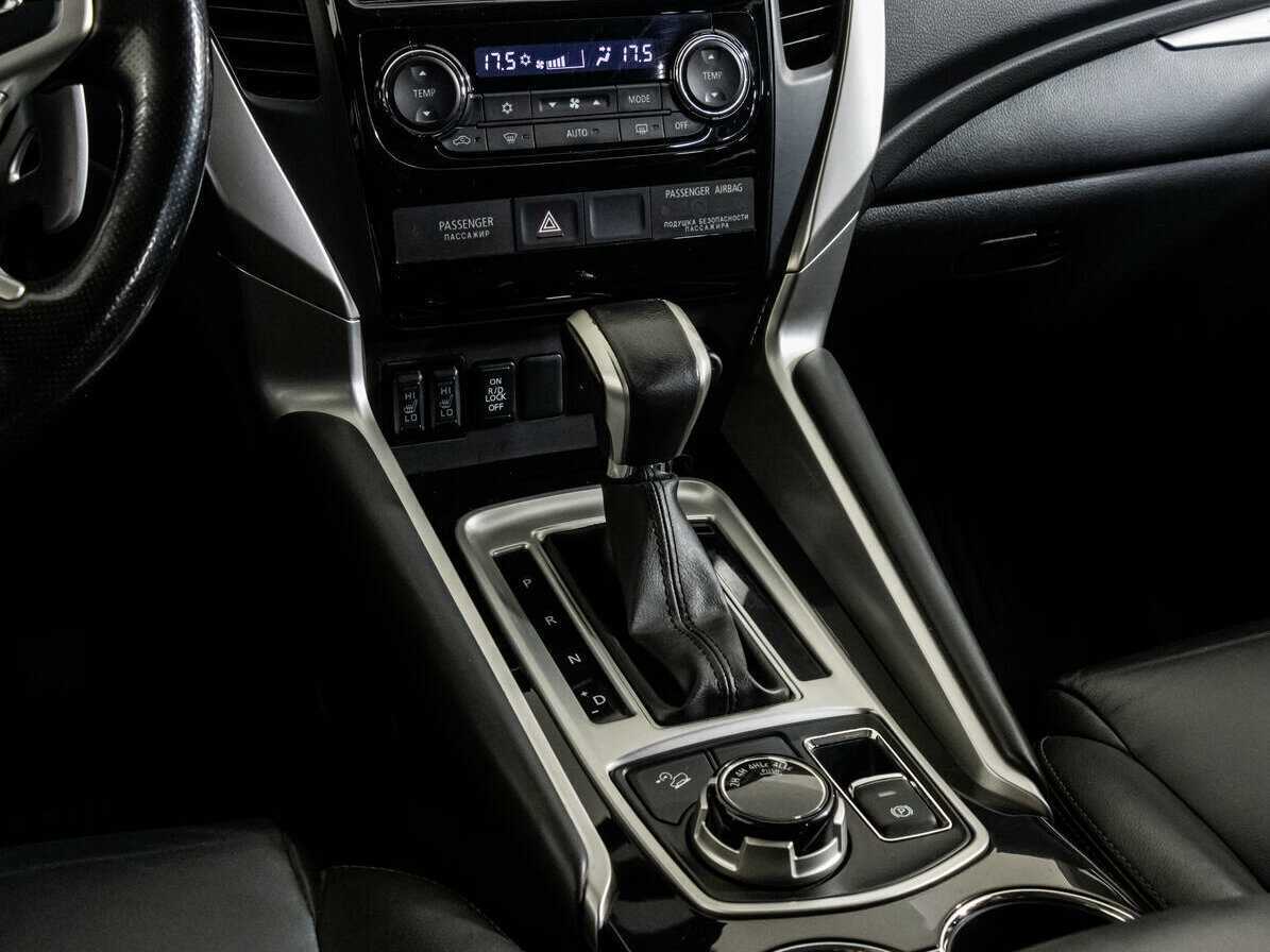 Mitsubishi Pajero Sport б/у, 2018, Автоматическая. Фото: #9