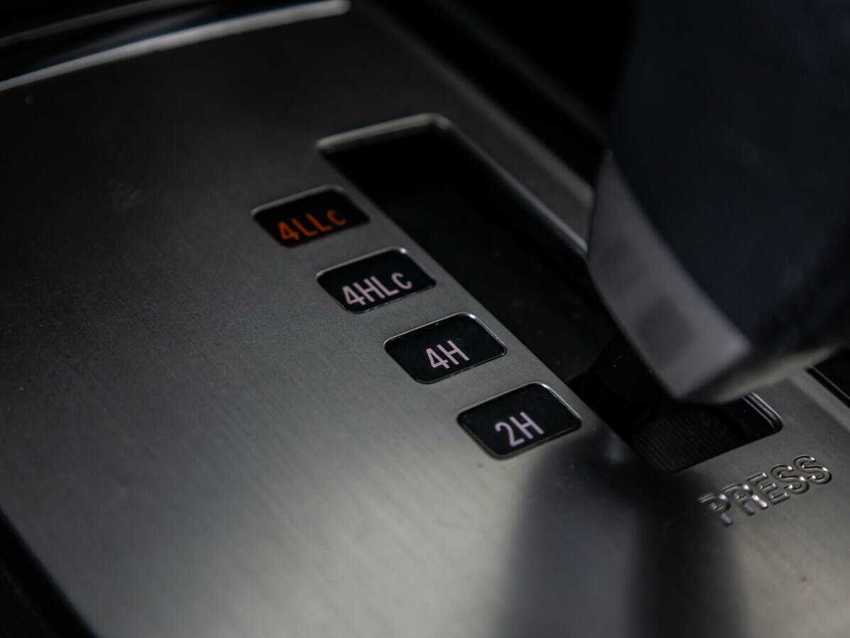 Mitsubishi Pajero б/у, 2015, Автоматическая. Фото: #15