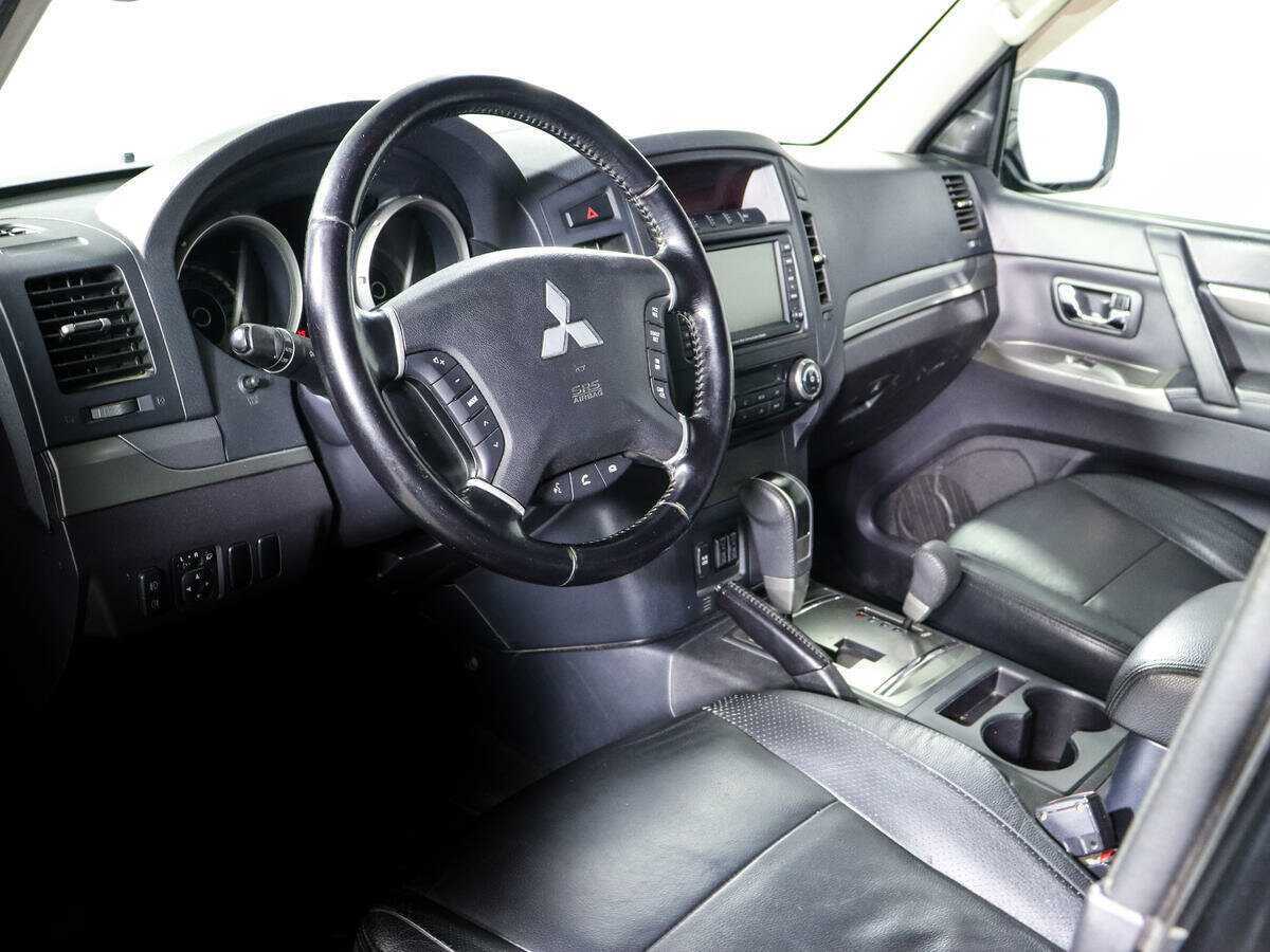 Mitsubishi Pajero б/у, 2012, Автоматическая. Фото: #11