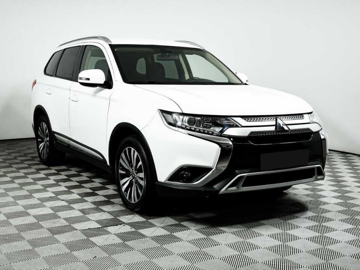 Mitsubishi Outlander б/у, 2019, Вариатор. Фото: #2
