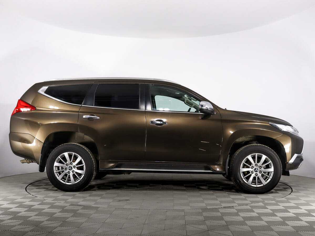 Mitsubishi Pajero Sport б/у, 2017, Автоматическая. Фото: #3