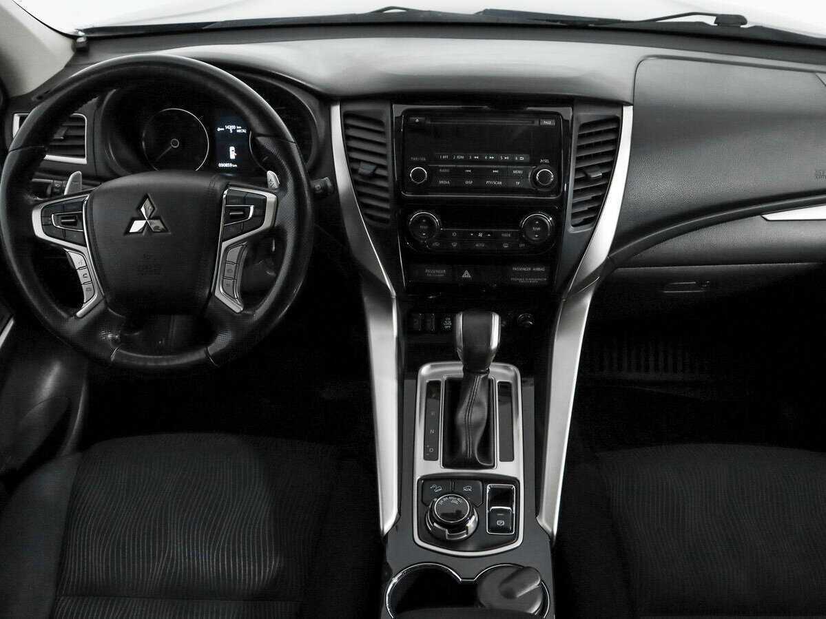 Mitsubishi Pajero Sport б/у, 2017, Автоматическая. Фото: #13