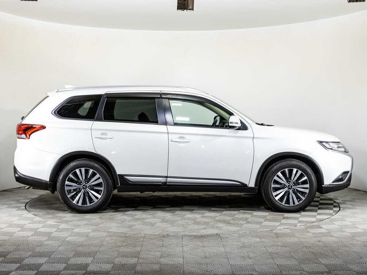 Mitsubishi Outlander б/у, 2020, Вариатор. Фото: #3