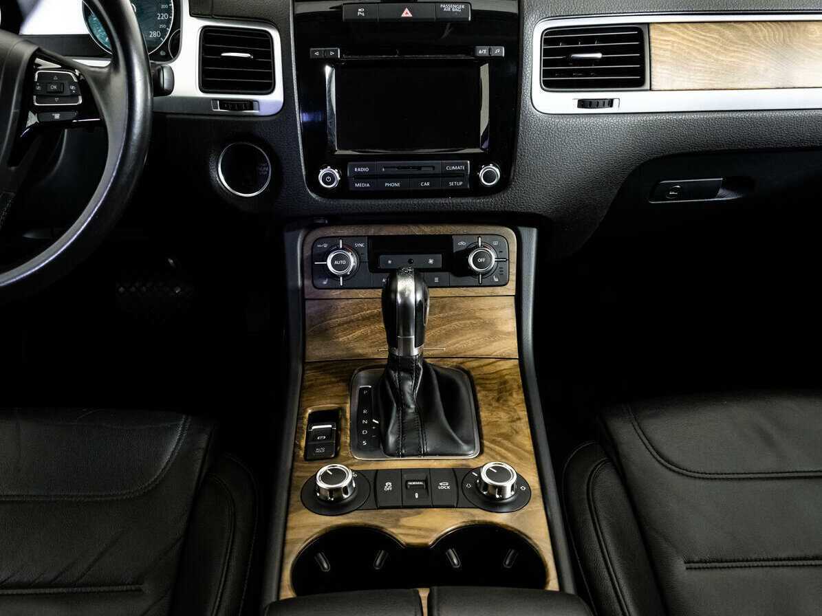 Volkswagen Touareg б/у, 2012, Автоматическая. Фото: #10