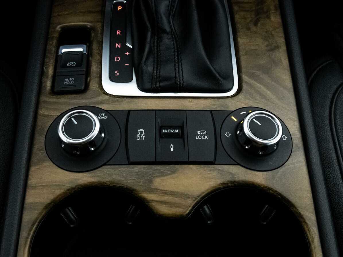 Volkswagen Touareg б/у, 2012, Автоматическая. Фото: #14