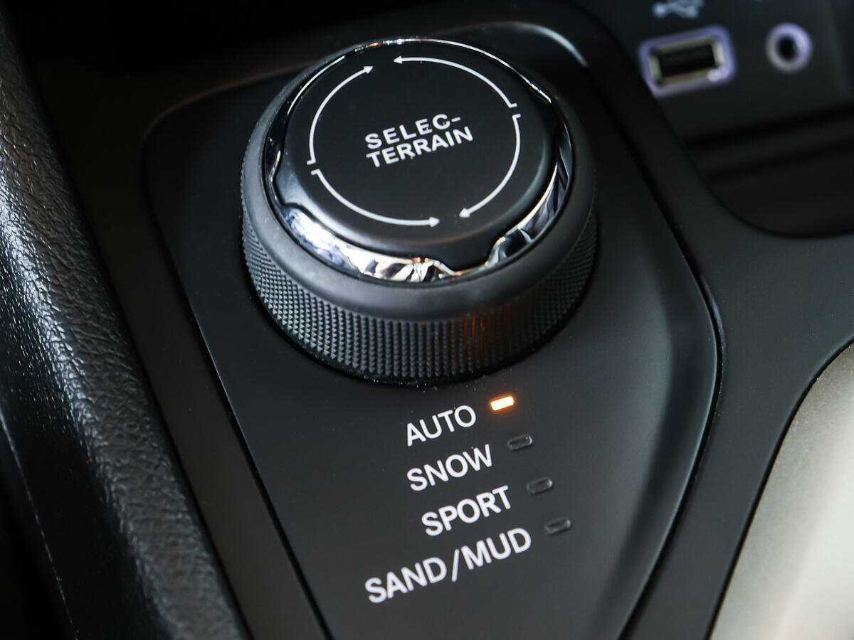 Jeep Cherokee б/у, 2014, Автоматическая. Фото: #17