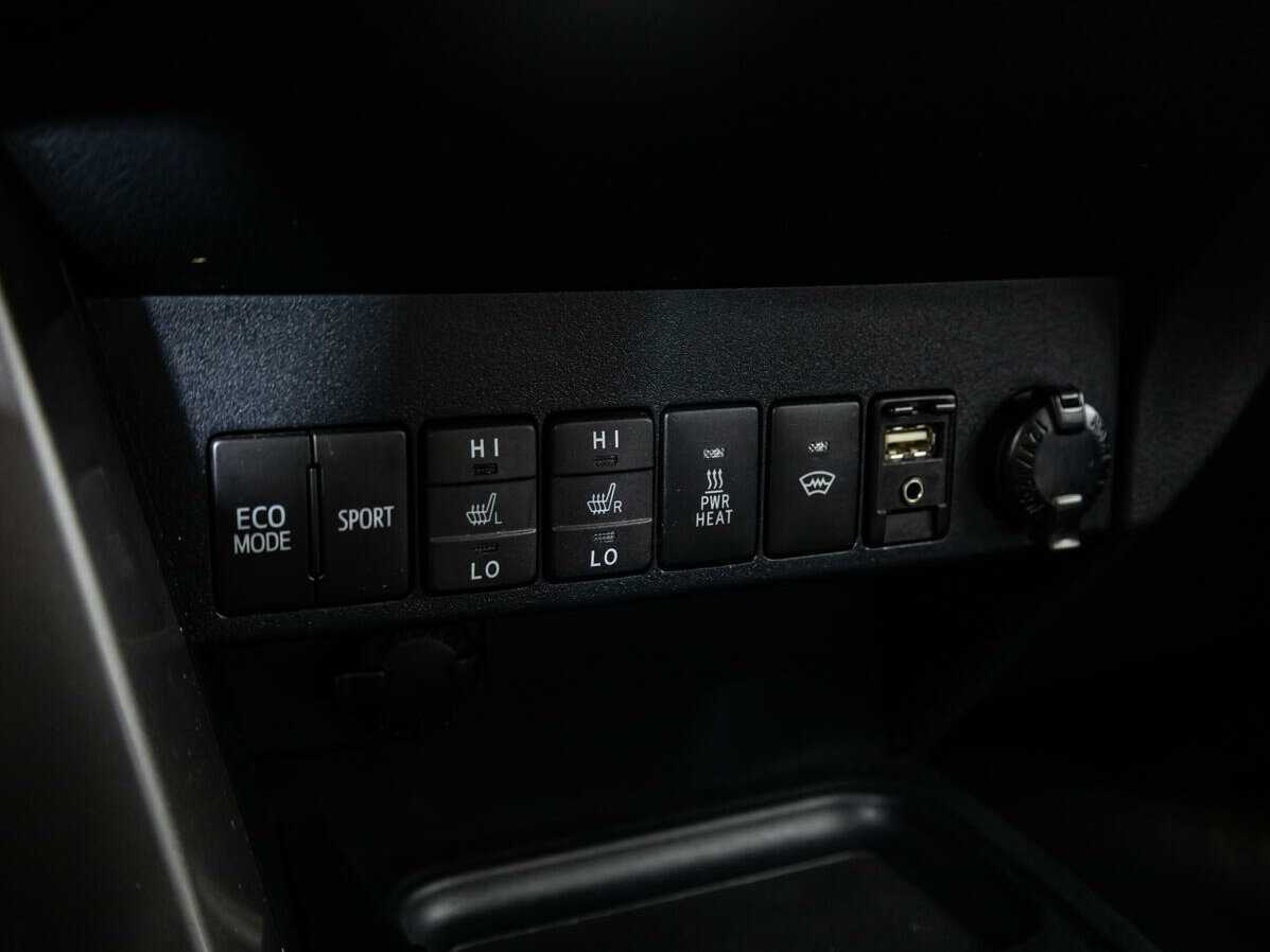 Toyota RAV4 б/у, 2018, Автоматическая. Фото: #12