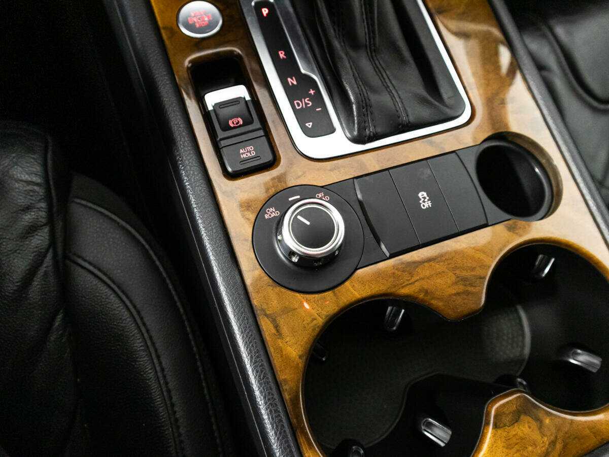 Volkswagen Touareg б/у, 2013, Автоматическая. Фото: #19