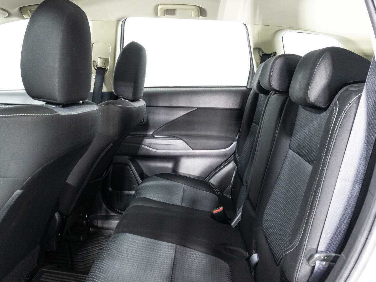 Mitsubishi Outlander б/у, 2020, Вариатор. Фото: #9