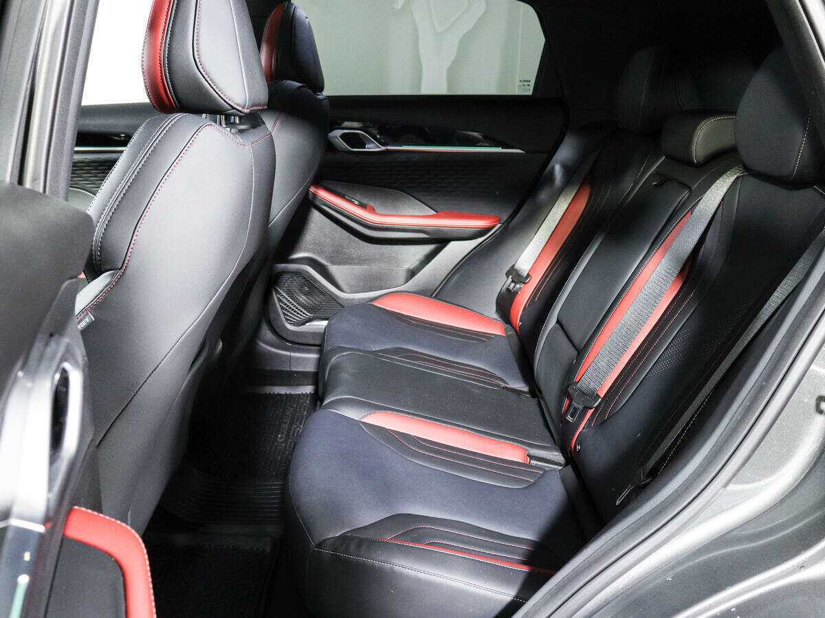 Geely Coolray б/у, 2023, Роботизированная. Фото: #9