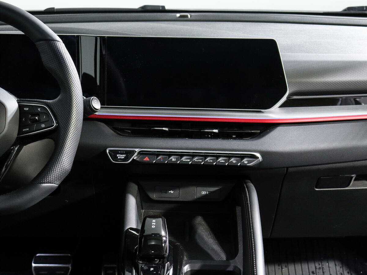 Geely Coolray б/у, 2023, Роботизированная. Фото: #12