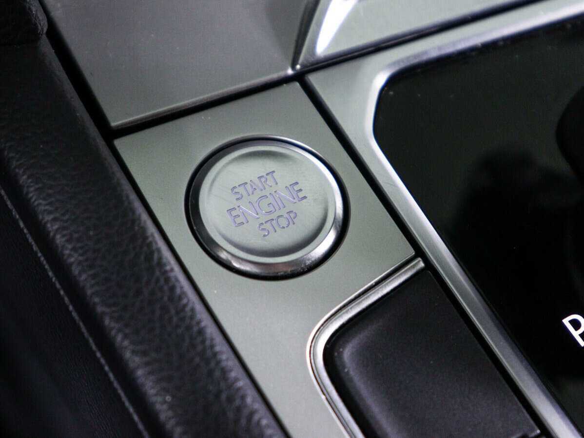 Volkswagen Passat б/у, 2019, Роботизированная. Фото: #13