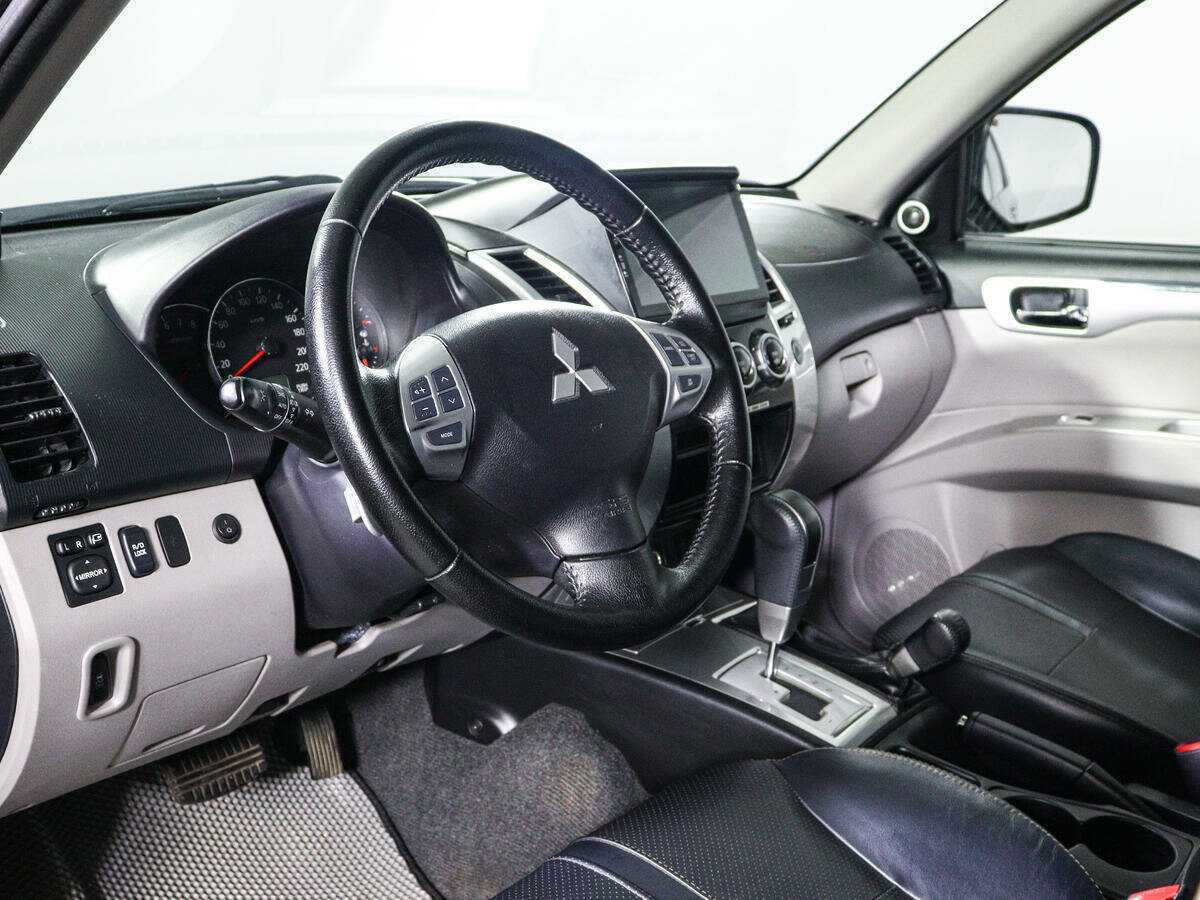 Mitsubishi Pajero Sport б/у, 2012, Автоматическая. Фото: #10