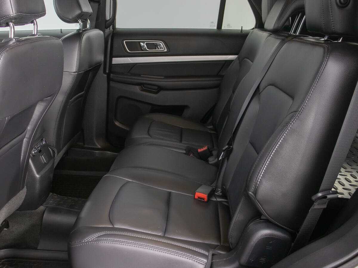 Ford Explorer б/у, 2017, Автоматическая. Фото: #14