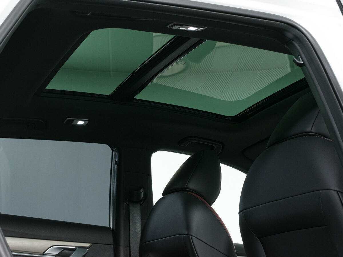 Geely Coolray б/у, 2023, Роботизированная. Фото: #12