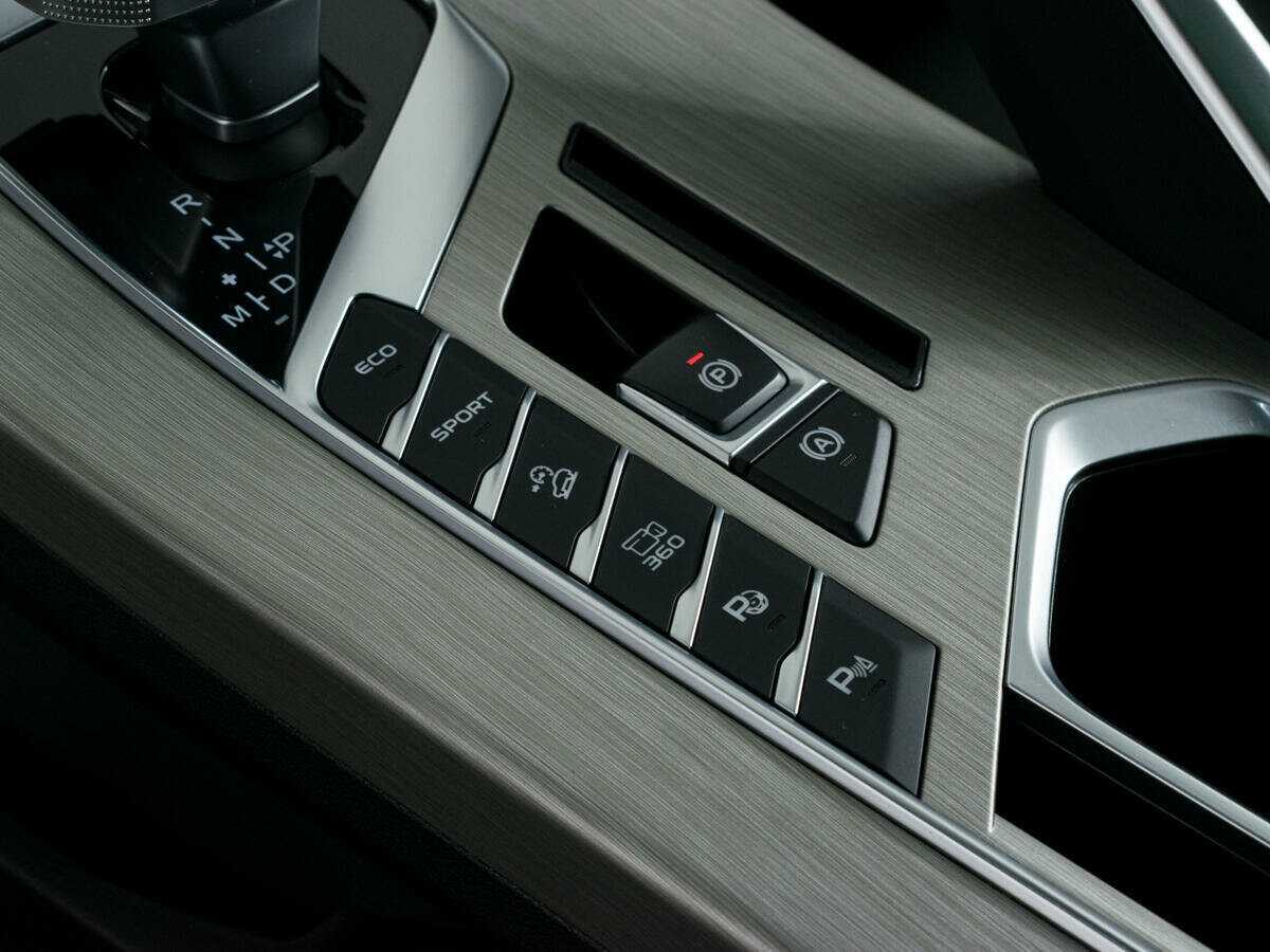 Geely Coolray б/у, 2023, Роботизированная. Фото: #18