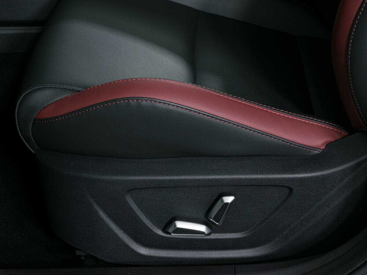 Geely Coolray б/у, 2023, Роботизированная. Фото: #19