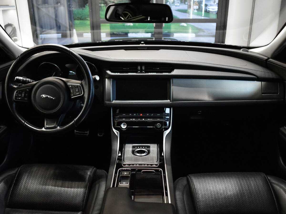 Jaguar XF б/у, 2016, Автоматическая. Фото: #7