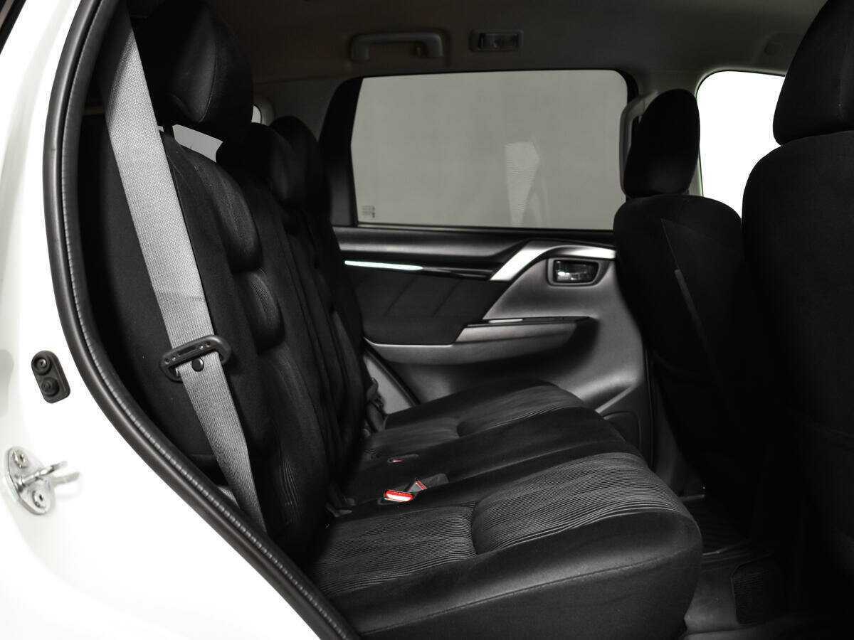 Mitsubishi Pajero Sport б/у, 2017, Механическая. Фото: #9