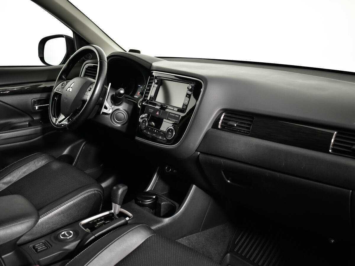 Mitsubishi Outlander б/у, 2016, Вариатор. Фото: #7